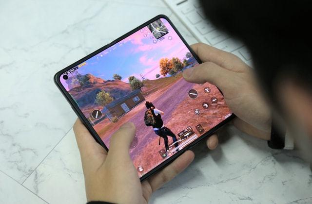 和平精英辅助【闪电直装】原先行者直装 全图透视 提高爆金率 锁死自瞄 物资显示 方框射线